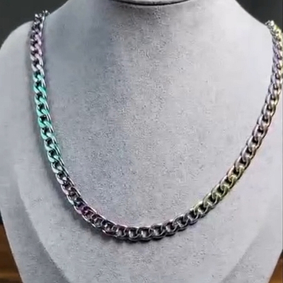 New! MEN'S Black Rainbow Stainless Steel Cuban Link Chain Necklace. - Picture 3 of 4